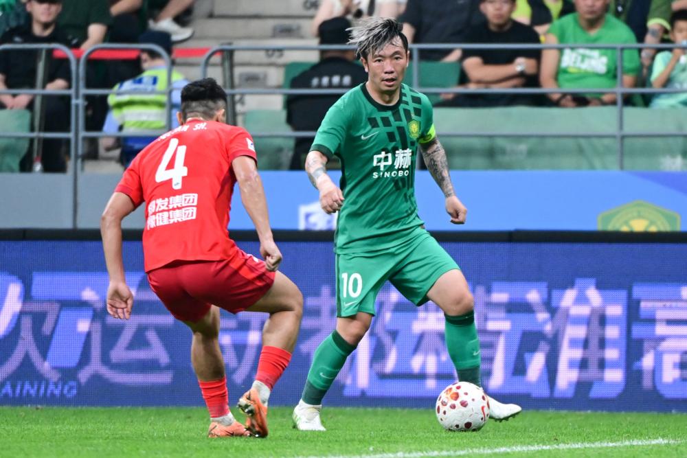 从篮板之王到传奇防守大师罗德曼如何用篮球激情改写赛场历史