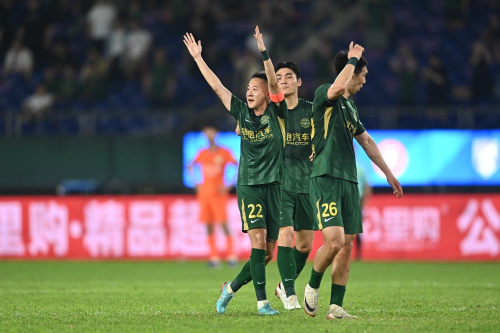普约尔传奇生涯回顾与防守艺术的全方位解析